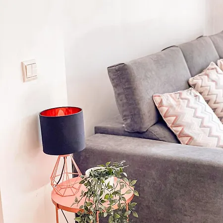 Royal Sun - Vaio - 1br With Balcony - Pool View Apartment