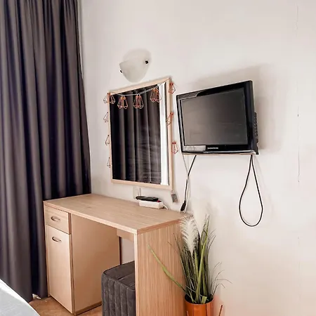 Apartment Royal Sun - Vaio - 1br With Balcony - Pool View *